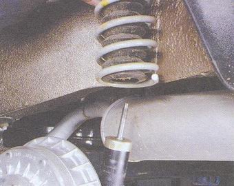 статья про замена заднего амортизатора и задней пружины подвески на автомобиле ваз 2108, ваз 2109, ваз 21099