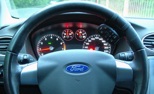 Снятие панели приборов и разбор центральной консоли на Ford Focus 2