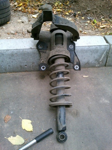 Замена передних и задних  амортизаторов Hyundai Sonata ef