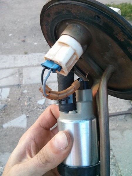 Замена бензонасоса Mazda 626