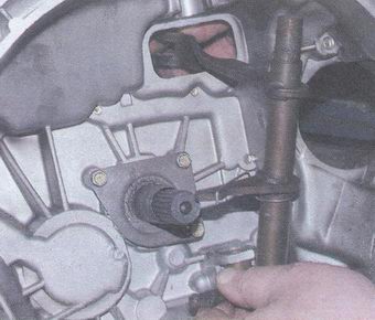 статья про замена вилки выключения сцепления на автомобилях ваз 2108, ваз 2109, ваз 21099
