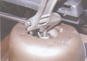 замена заднего амортизатора и задней пружины подвески на автомобиле ваз 2108, ваз 2109, ваз 21099