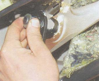 статья про замена втулок оси педали сцепления на автомобилях ваз 2108, ваз 2109, ваз 21099