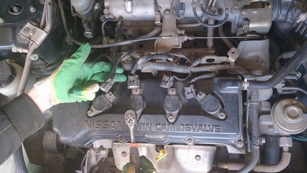 Замена прокладки клапанной крышки Nissan Sunny b15 Замена прокладки клапанной крышки Nissan Sunny b15