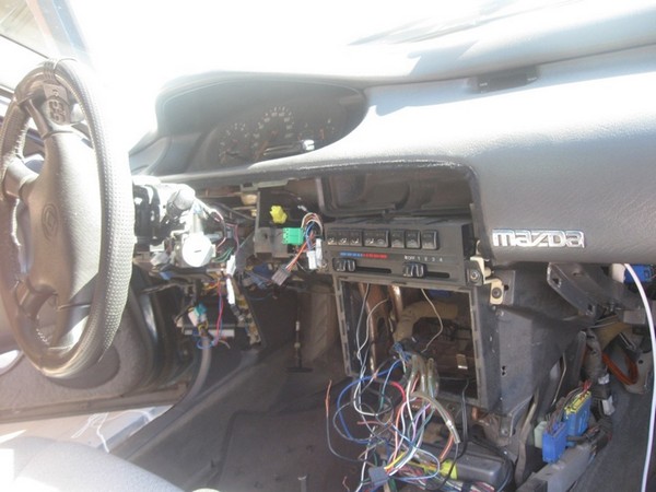 Установка 2Din магнитолы Mazda 626 Установка 2Din магнитолы Mazda 626