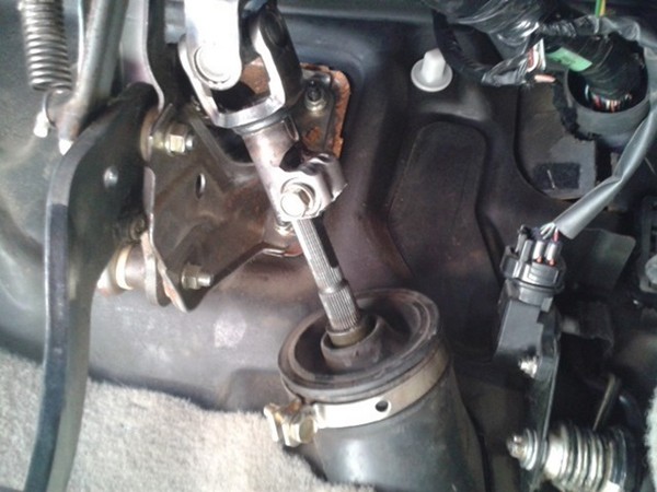 Ремонт карданчика рулевой колонки Toyota Camry ACV40