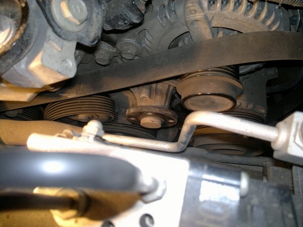Замена помпы Toyota Camry ACV40