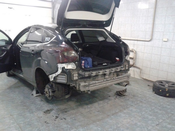 Установка задней и передней юбки Ford Focus 3