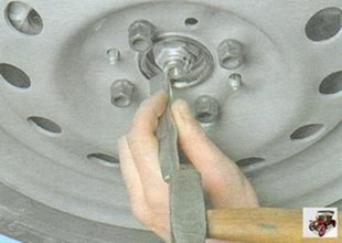 Замена подшипника ступицы переднего колеса на автомобиле Лада Гранта