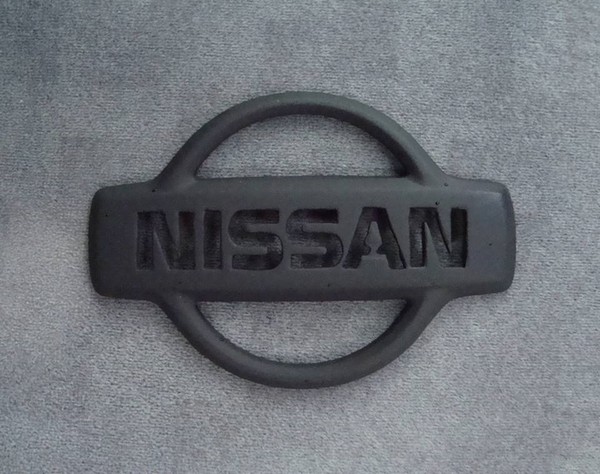 Подсветка логотипа Nissan Sunny