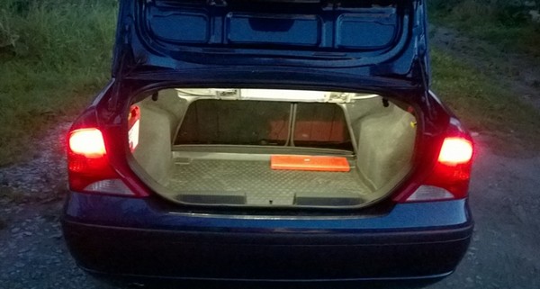 Тюнинг подсветки багажника Ford Focus 1