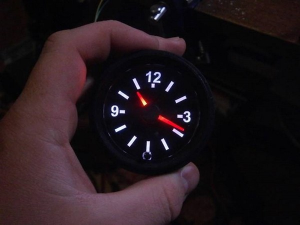 Светодиодная подсветка часов АЧК-7 в ВАЗ 2106