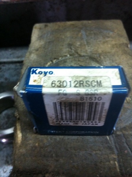 Замена ремня генератора и подшипников натяжителя в Nissan Tiida