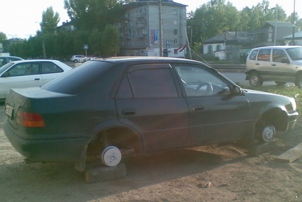 Покраска дисков светящейся в темноте краской для Toyota Corolla 110