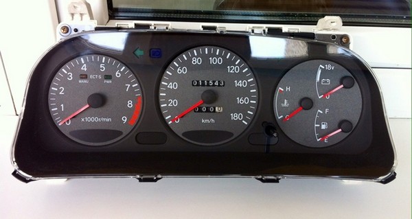 Установка приборной панели от Corolla FX AE101 на Toyota Corolla AE100