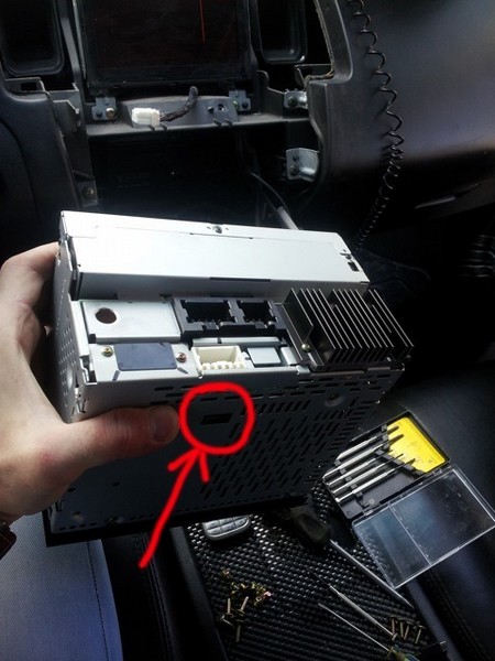 Установка AUX в штатную магнитолу Nissan Murano I через TAPE