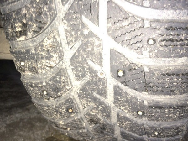 Ремонт проколотой шины Chevrolet Captiva Ремонт проколотой шины Chevrolet Captiva