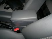 Перетяжка подлокотника и вставок дверей в Ладе Приора