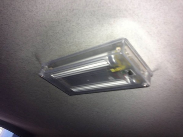 Установка люминесцентного плафона и замена плафона индивидуального освещения