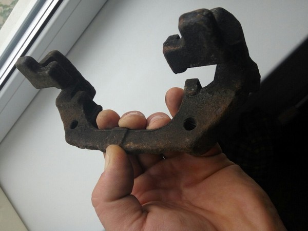 Очистка суппортов Ford Focus 2 электролизом