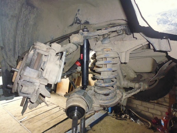 Замена правого внутреннего ШРУСа на Шевроле Ниве (ВАЗ 2123)