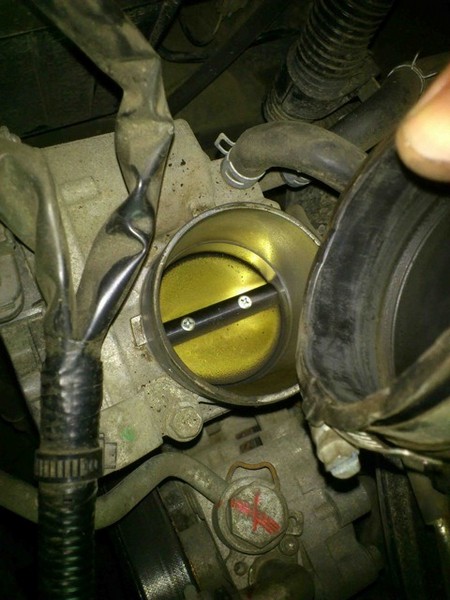 Чистка дроссельной заслонки, MAF-сенсора и насоса омывателя стекла в Suzuki Grand Vitara 2