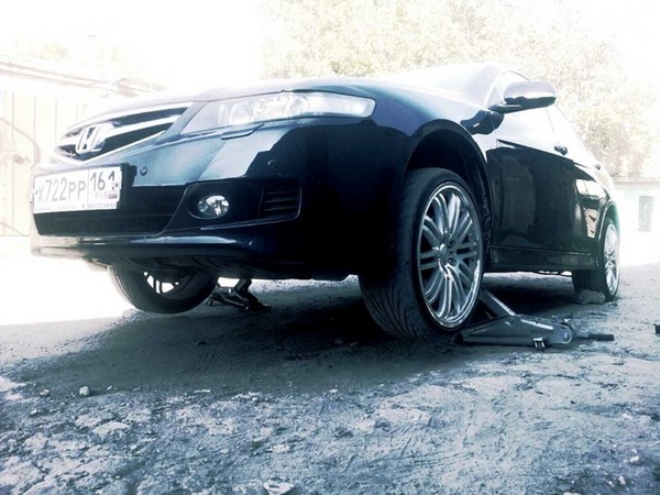 Замена втулок переднего стабилизатора Honda Accord 7 Замена втулок переднего стабилизатора Honda Accord 7