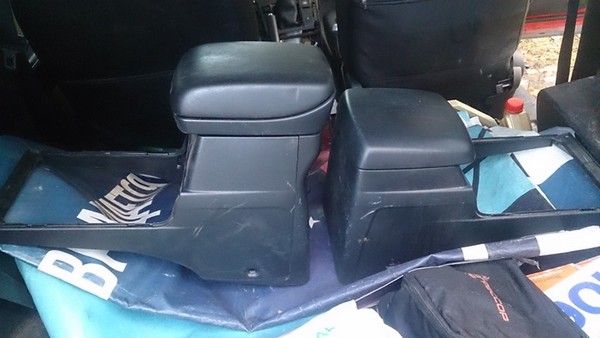 Установка подлокотника от 5 модели Suzuki Grand Vitara 2 Установка подлокотника от 5 модели Suzuki Grand Vitara 2