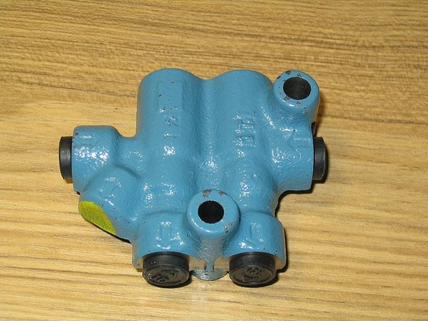 Сравнение регуляторов тормозных усилий P-Valve для Toyota Corolla