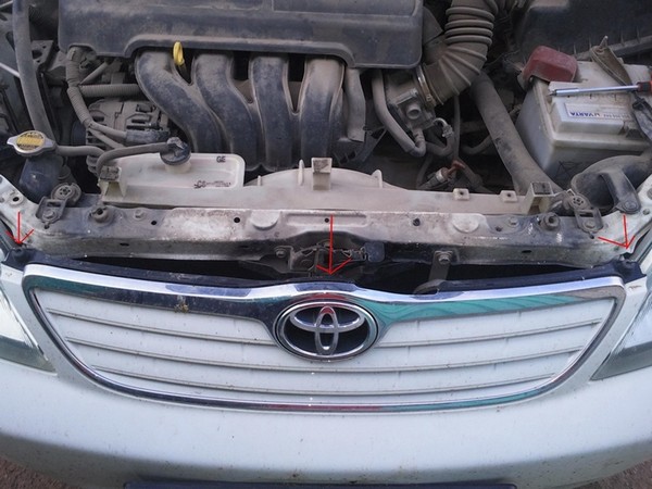 Чистка радиатора в Toyota Corolla 120 Чистка радиатора в Toyota Corolla 120