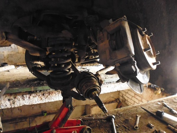 Замена редуктора переднего моста Шевроле Нивы (ВАЗ 2123)