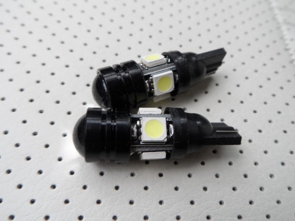 Установка светодиодных ламп в передние габариты Ford Focus 2 Установка светодиодных ламп в передние габариты Ford Focus 2