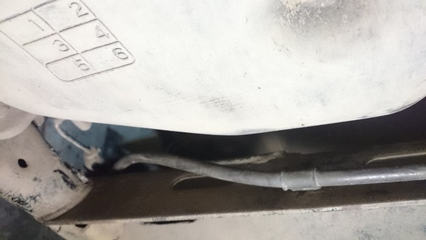 Замена тросиков стояночного тормоза в Nissan Tiida