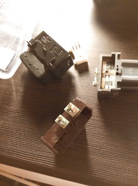 Ремонт кнопки подогрева сиденья в Nissan Murano I