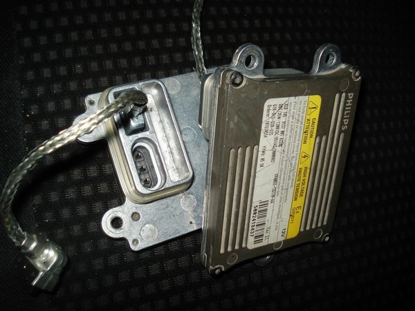 Установка блоков розжига для ксенона Ford Focus 2