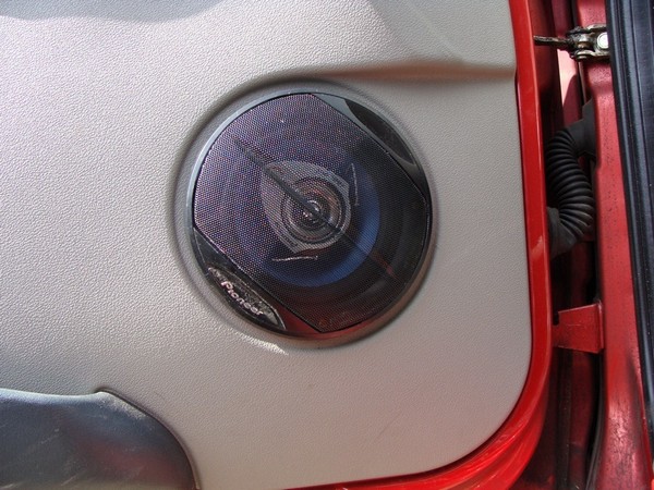 динамики в Ладе Калине хэтчбек