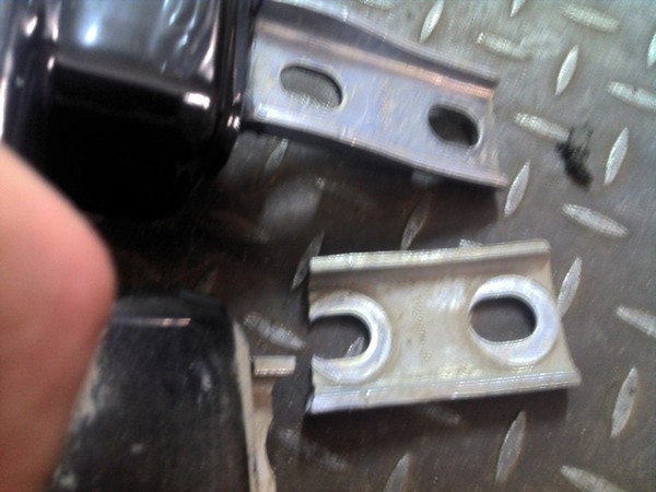 Усиление опорной подушки КПП Renault Sandero