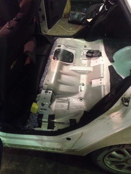 Шумоизоляция пола Лады Гранта