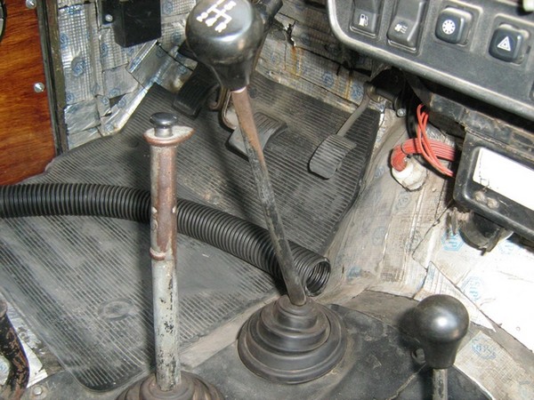 Ремонт радиатора отопителя УАЗ 469 Ремонт радиатора отопителя УАЗ 469