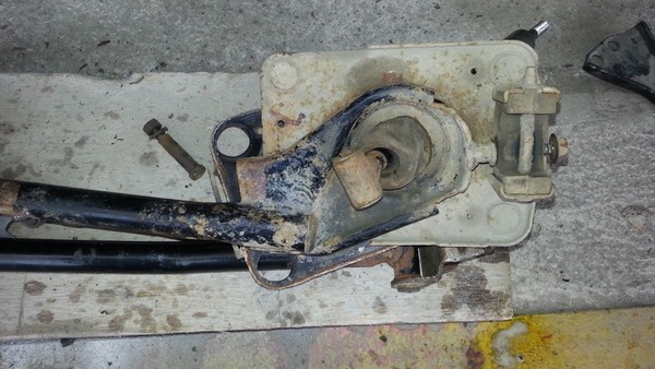 Ремонт тяги привода управления коробки передач (кулисы) Mazda 626 Ремонт тяги привода управления коробки передач (кулисы) Mazda 626