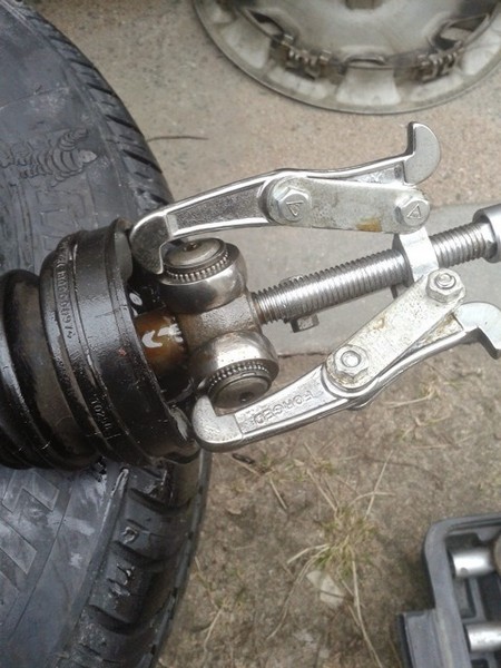 Замена пыльника внутреннего ШРУС Ford Focus 2 Замена пыльника внутреннего ШРУС Ford Focus 2