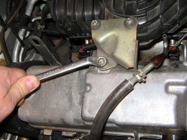 крепление троса газа Лада Калина 