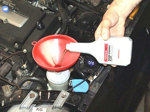 Замена масла в ГУРе на Honda