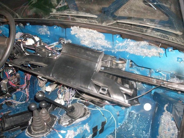 Шумоизоляция пола в НИВЕ - тоннель, перегородка двигателя