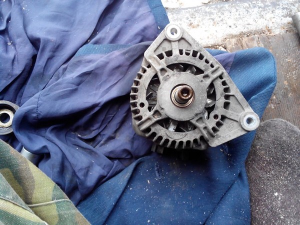 Замена подшипников и щеток генератора часть Ford Focus 1