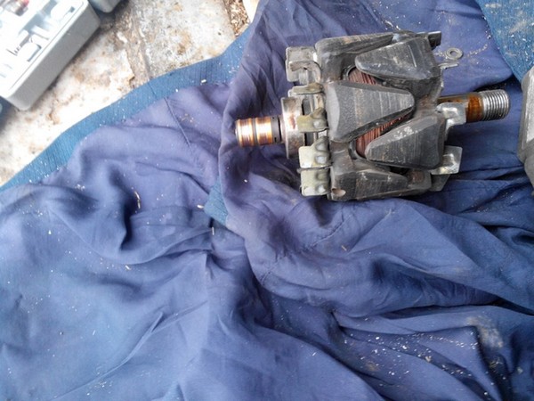 Замена подшипников и щеток генератора часть Ford Focus 1