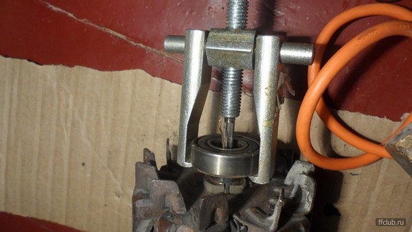 Замена подшипников и щеток генератора часть Ford Focus 1