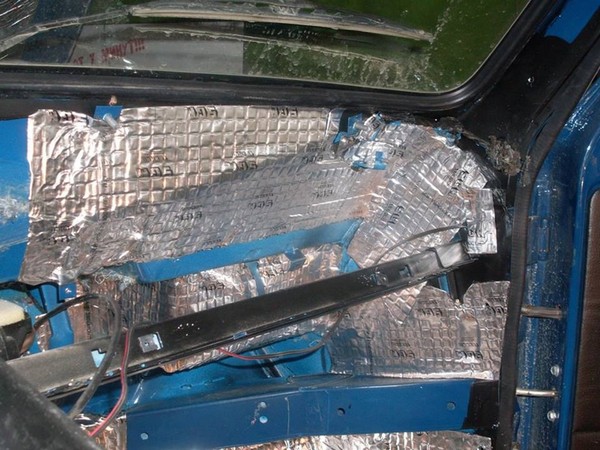 Шумоизоляция пола в НИВЕ - тоннель, перегородка двигателя