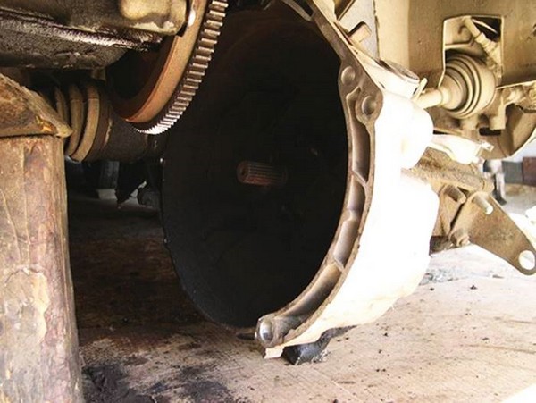 Замена сцепления в ВАЗ 2114, 2113, 2115 (инструкция) Замена сцепления в ВАЗ 2114, 2113, 2115 (инструкция)