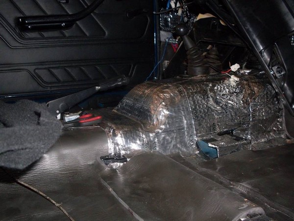 Шумоизоляция пола в НИВЕ - тоннель, перегородка двигателя